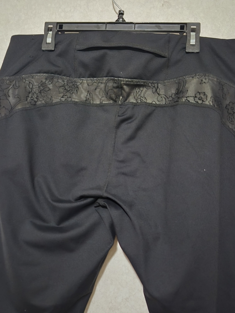 torrid Black Active Leggings with Floral Printed ...size:3 - Picture 8 of 13